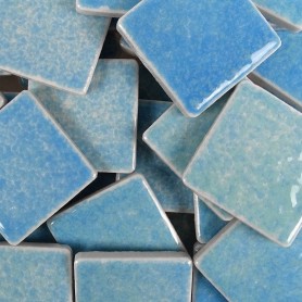Emaux de Briare couleur MARQUISES bleu piscine brillants pour mosaïque 2,5 × 2,5 cm vendus par 100 g vue de face