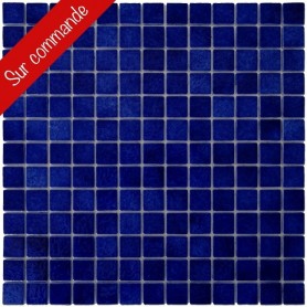 Emaux de Briare anti-dérapant DANUBE bleu nuit pour mosaïque 2,5 × 2,5 cm sur filet vendus à la plaque ou par boîte de 9 plaques