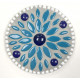Support en Bois Dessous de verre rond pour Mosaïque décoré avec des pétales et des billes de verre bleues