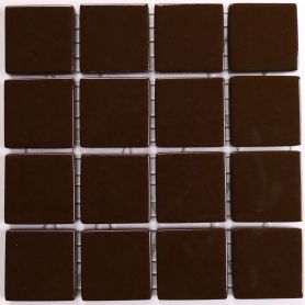 Emaux 24 Marron foncé 2,35 × 2,35 cm vendus à la mini-plaque de 16 carreaux