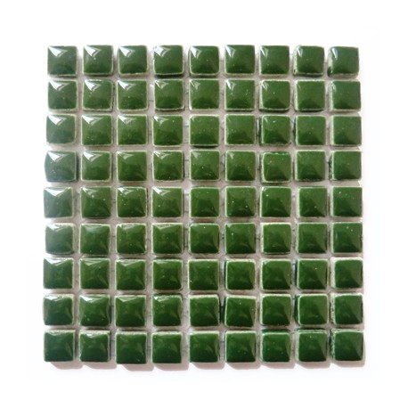 Mini-porcelaine 1 × 1 cm couleur MOUSSE vert foncé pour mosaïque vendue à la plaque