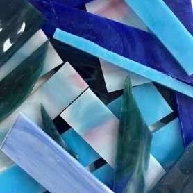Assortiment de chutes de tiges et de plaques de verre camaïeu bleu 500 g