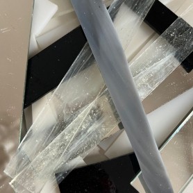Assortiment de chutes de tiges et de plaques de verre camaïeu noir, gris, blanc 500 g